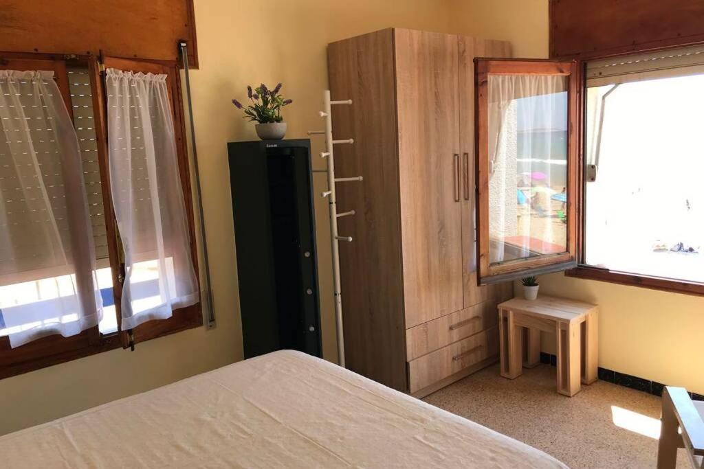El Faro Apartaments Platja Llarga-Les Salines-Tgn Tarragona Luaran gambar
